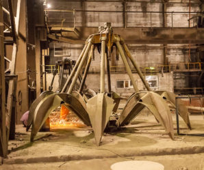 На київському заводі «Енергія» реконструюють потужний кран, який щодоби вивантажує до 2 тисяч тон сміття