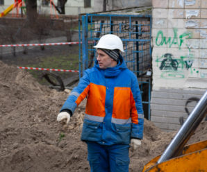 Київтеплоенерго замінило пошкоджений трубопровід в Дніпровському районі