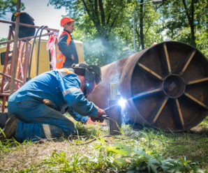 Київтеплоенерго проводить ремонт вузлової теплокамери на магістральній мережі у Дніпровському районі