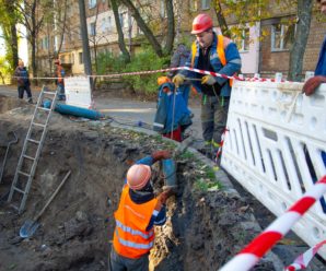 Київтеплоенерго замінило майже 100 метрів тепломережі, якою постачається тепло для 5 багатоповерхівок на Борщагівці