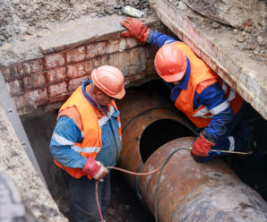 Київтеплоенерго замінює зношену ділянку теплової мережі та два компенсатори на вул. Лаврській