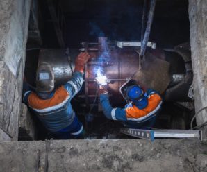 Фахівці «Київтеплоенерго» замінили компенсатор і частину зношеного трубопроводу на вул. Миропільській