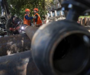 Віталій Кличко з головами районів столиці оглянув, як завершують модернізацію магістральної тепломережі в Печерському районі